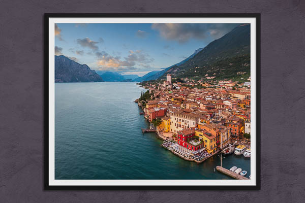 Poster / Kunstdruck | Malcesine am Gardasee bei Sonnenuntergang