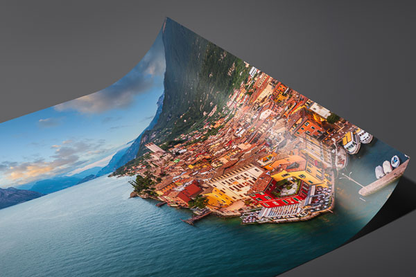 Kunstdruck / Poster | Malcesine am Gardasee bei Sonnenuntergang