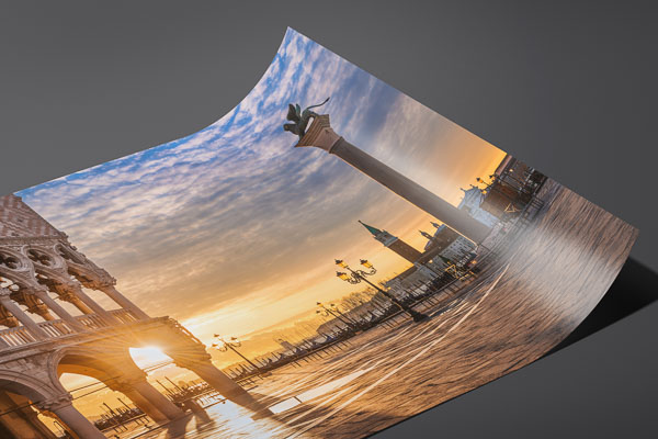 Kunstdruck / Poster | Sonnenaufgang auf dem Markusplatz in Venedig