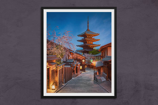 Poster / Kunstdruck | Pagode bei Nacht in Kyoto, Japan