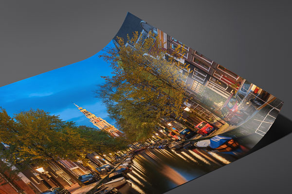 Kunstdruck / Poster | Gracht in Amsterdam bei Nacht