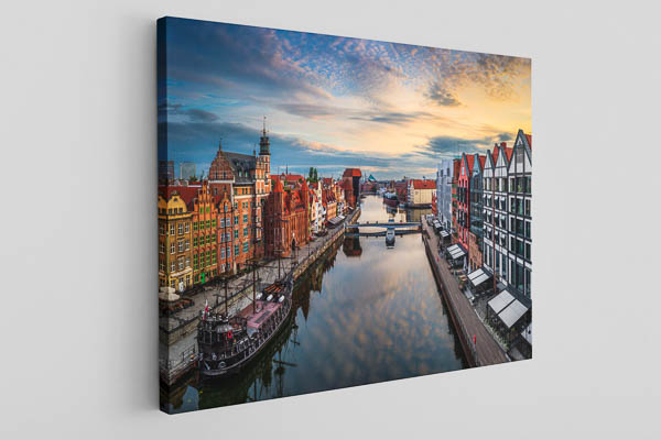 Canvas | Sunrise in the old town of Gdansk