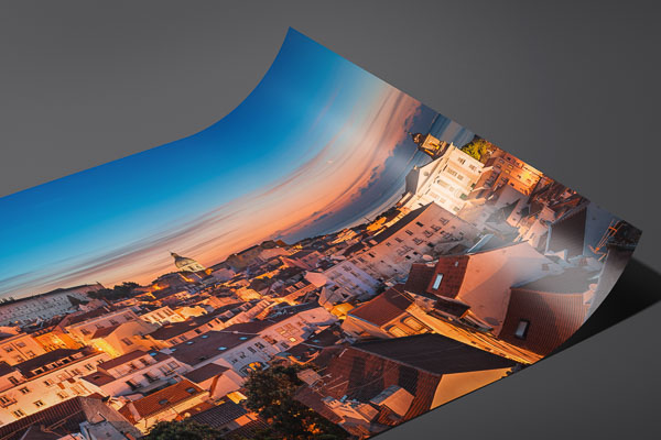 Kunstdruck / Poster | Sonnenaufgang im Alfama-Altstadtviertel in Lissabon