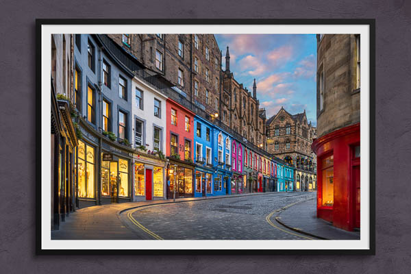 Poster / Kunstdruck | Victoria Street in Edinburgh bei Sonnenuntergang