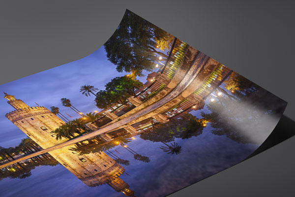 Kunstdruck / Poster | Torre del Oro in Sevilla bei Nacht